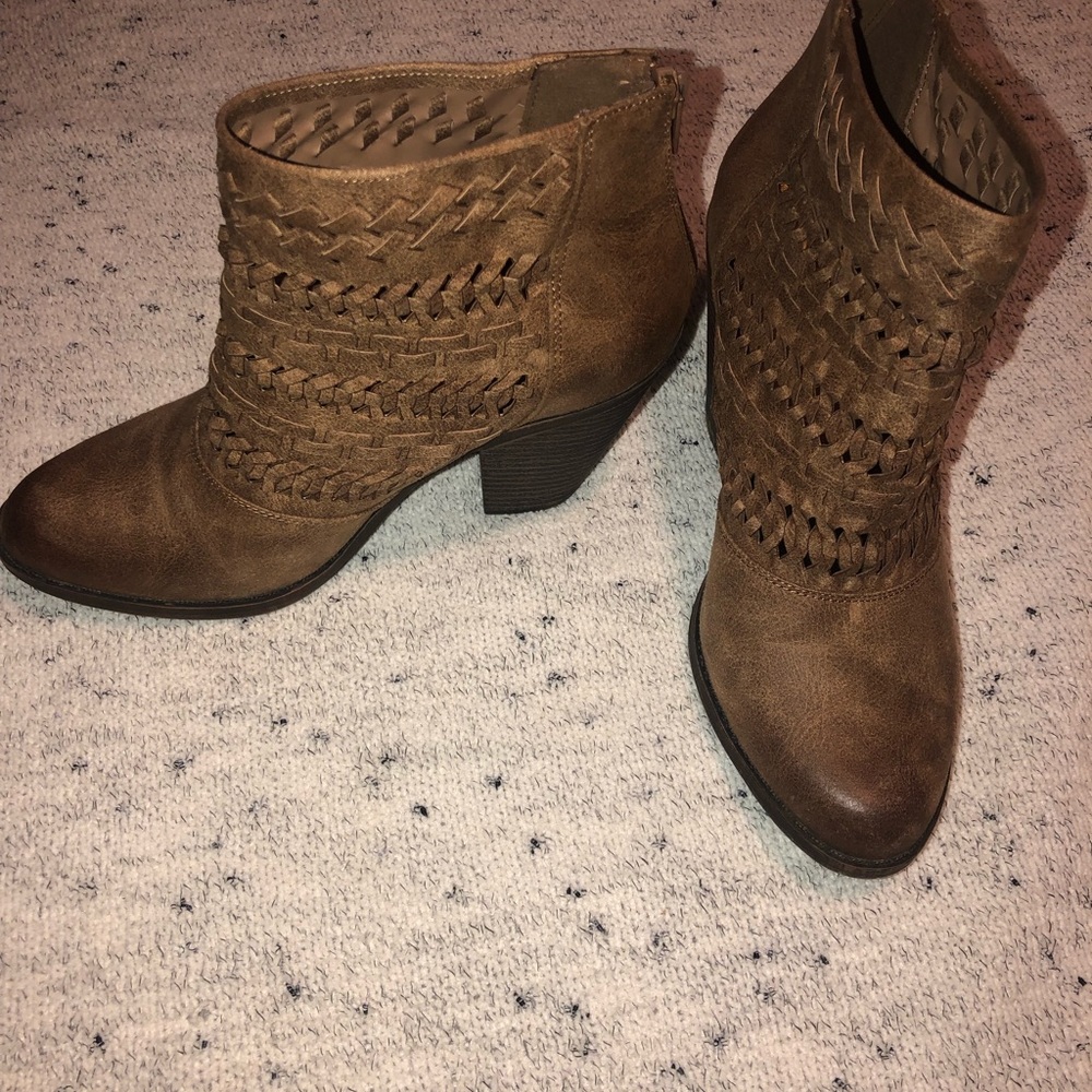 Heeled booties - Picture 2 of 4